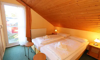 2. Schlafzimmer mit Doppelbett
