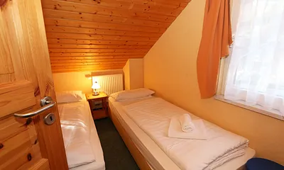 3. Schlafzimmer mit Einzelbetten