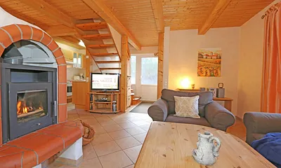 Sitzecke mit Kamin und TV