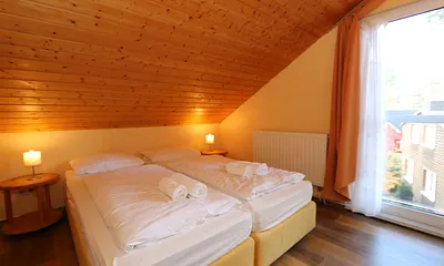 1. Schlafzimmer mit Doppelbett