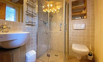 Badezimmer unten mit Dusche