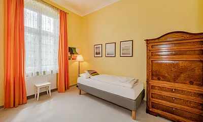 2. Schlafzimmer