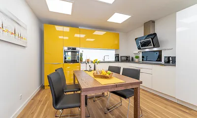 Küche mit Essbereich