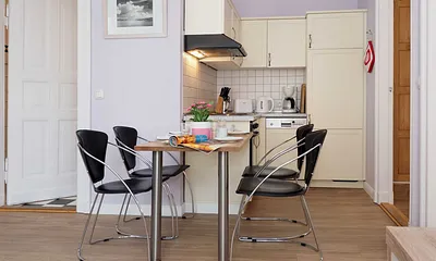 Wohnbereich mit Küchenzeile