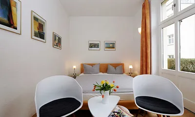 kombinierter Wohn-/ Schlafraum