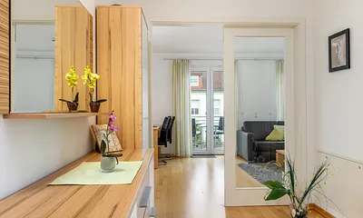 Der Flur mit Garderobe.