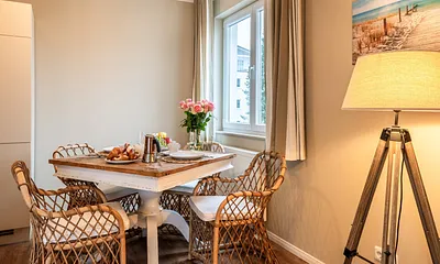 Der Eßbereich im Wohnzimmer.