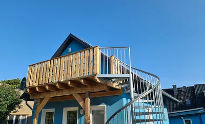 Aussenansicht mit Balkon