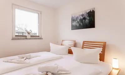 Schlafzimmer mit Doppelbett