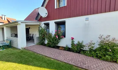 Eingang mit Terrasse