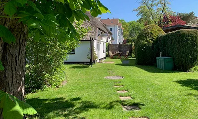 Garten vor dem Eingang 