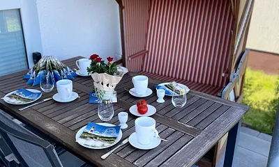 Terrasse mit Strandkorb