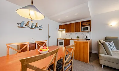 Wohnbereich mit offener Küchenzeile