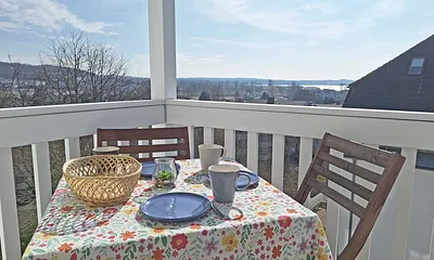 Frühstück auf dem Balkon