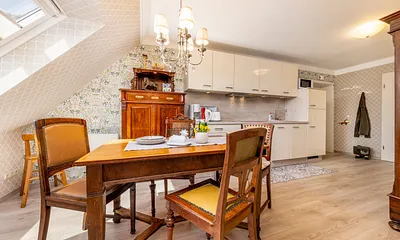 Der Eßbereich im Wohnzimmer.