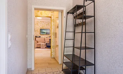 Der Flur mit Garderobe.