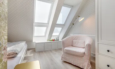 Die Fenster können komplett abgedunkelt werden.