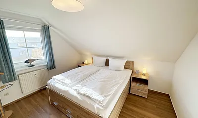 1. Schlafzimmer mit Doppelbett