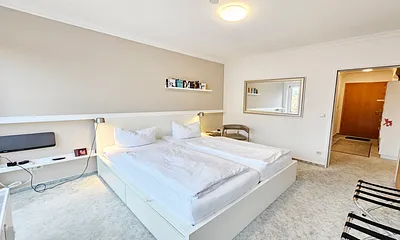 Flur mit Garderobe & viel Schrankplatz