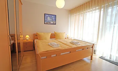 Hauptschlafzimmer mit Balkon