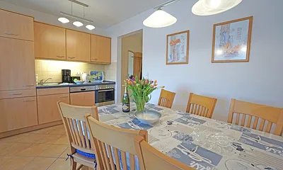 offene Küchenzeile im Wohnzimmer