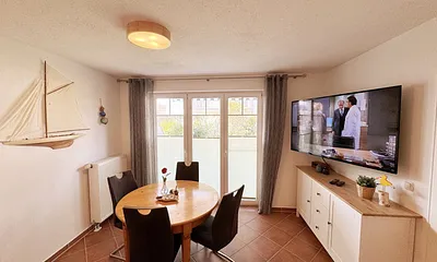 Esstisch mit Stühlen