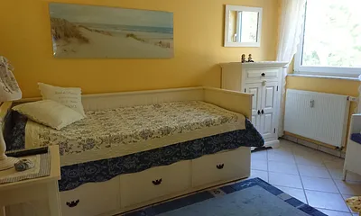 2. Schlafzimmer mit Rollbett, jede Matratze 2mx0,80m