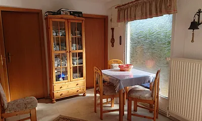 Veranda mit Esstisch