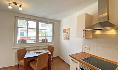 Esstisch mit Stühlen