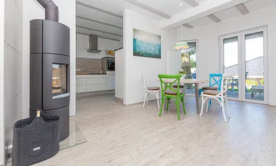 Essbereich mit Kamin