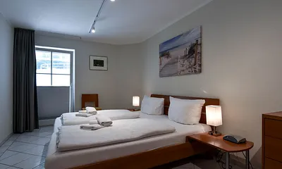 Schlafzimmer mit Terrassentüre