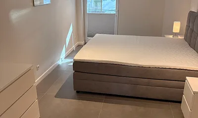 Schlafzimmer mit Terassentüre