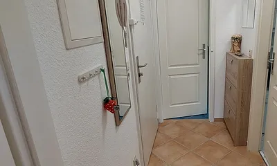 Flur mit Schuhschrank und Flurgarderobe