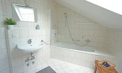 Badezimmer mit Badewanne