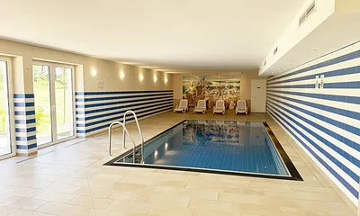 Wellnessbereich mit Pool