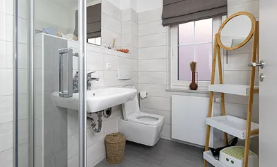 Badezimmer mit Waschplatz