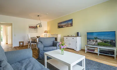 Der Wohnbereich mit gemütlicher Sitzecke