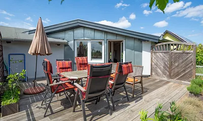 Die großzügige Dachterrasse