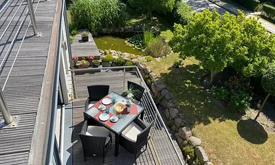 Blick auf den kleineren Balkon im Untergeschoss