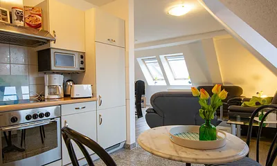 Die voll ausgestattete Küchenzeile in der unteren Etage