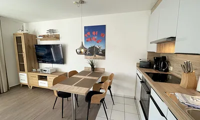 Esstisch mit Stühlen