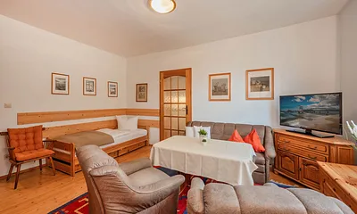 Wohnbereich mit Einzelbett