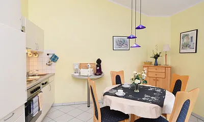 Essbereich mit Küchenzeile