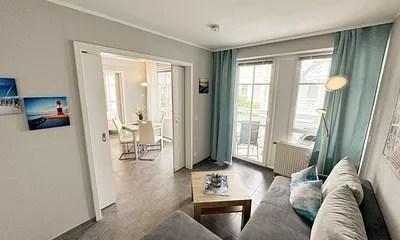 Wohnbereich mit Zugang zum Essbereich