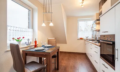 große geräumige Küche