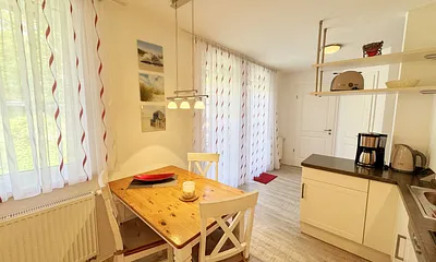 kombinierter Wohn-/Koch- und Essbereich