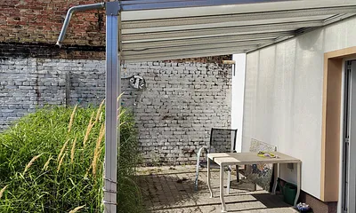 Eingang mit Terrasse