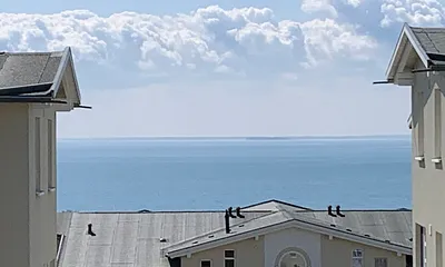 Moderne Ferienwohnung mit Teil-Meerbblick