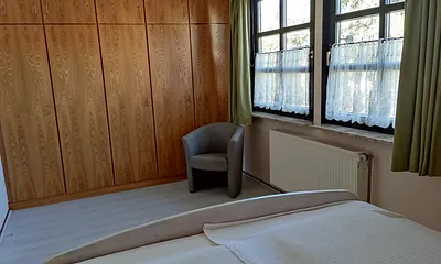 Schlafzimmer Schrank