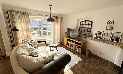 Wohnbereich mit großer Couch zum Verweilen